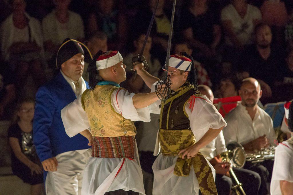 Utrinki z viteških plesov. Foto: Lujo Frlan
